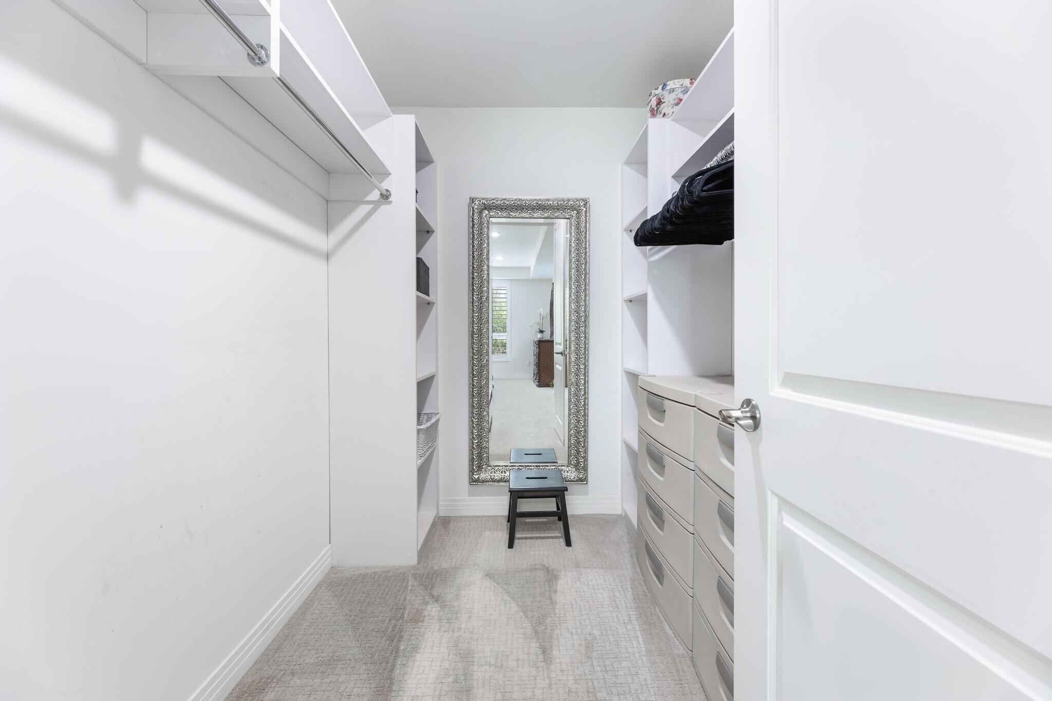 Building Photo - 5253 Vantage Ave