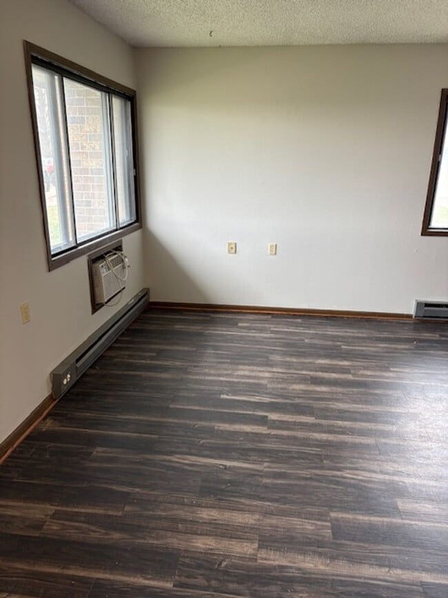 Building Photo - 209 Estelle St