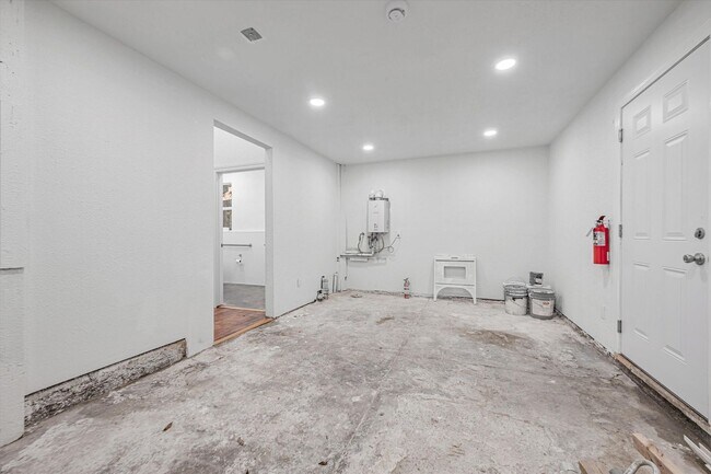 Building Photo - Chenery Street Property
