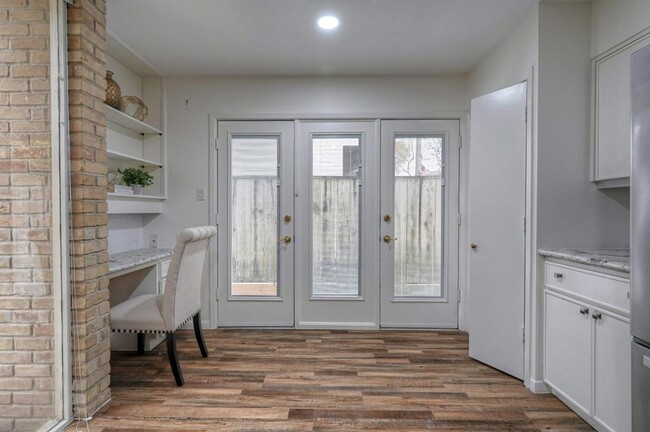 Building Photo - 5407 John Dreaper Dr