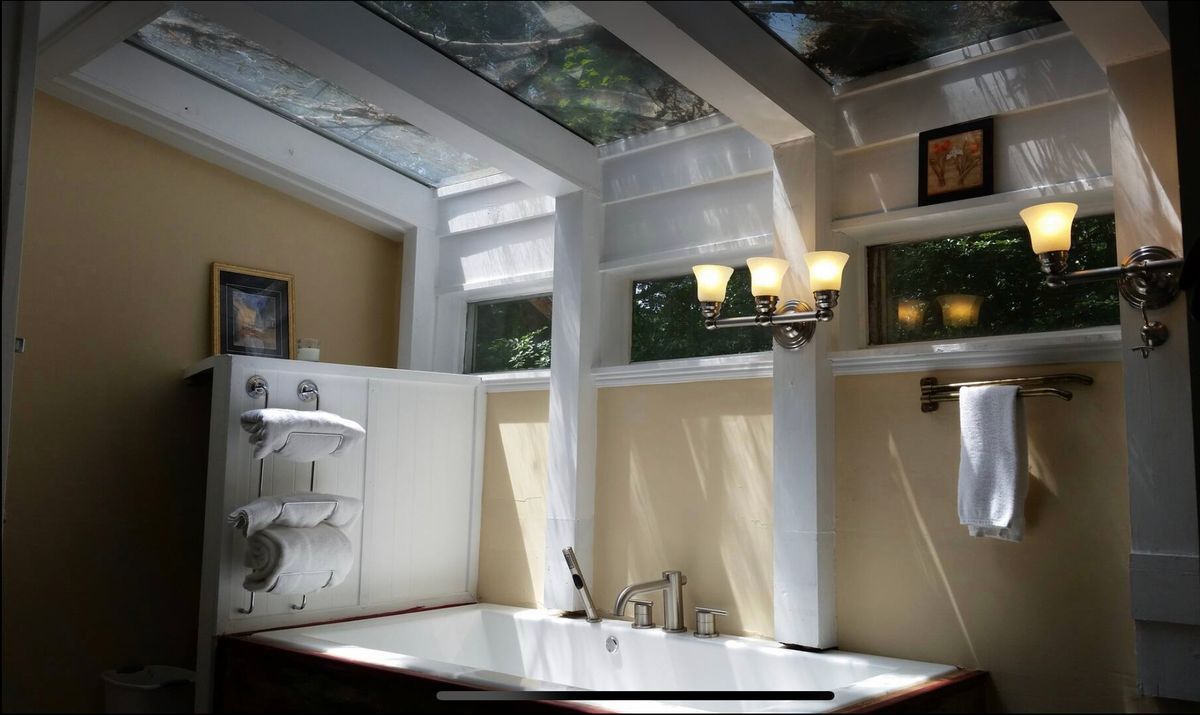 Building Photo - 462 Greenwood Ave NE