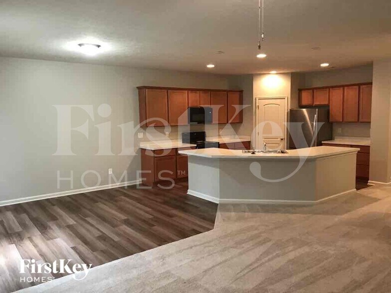 Building Photo - 4653 Rainwater Ln