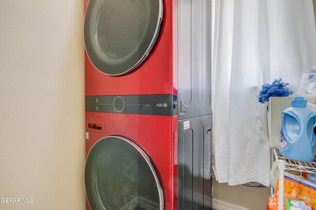 Building Photo - 14600 Christian Castle