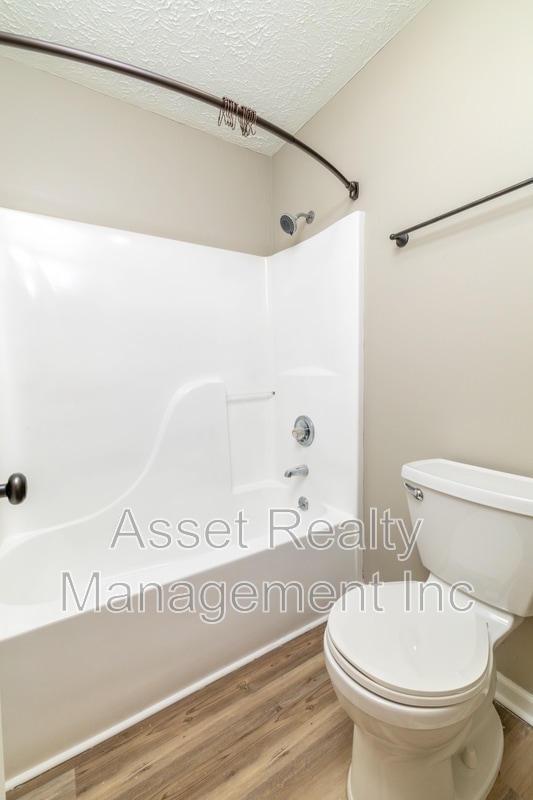 Building Photo - 4405 Greenfern Way