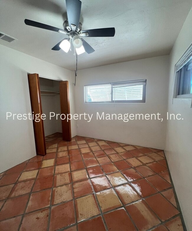 Building Photo - 3BD 2BA Waiting for You to Call Home!!