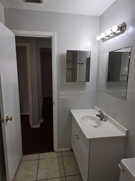 Building Photo - 5667 Struthers Ct