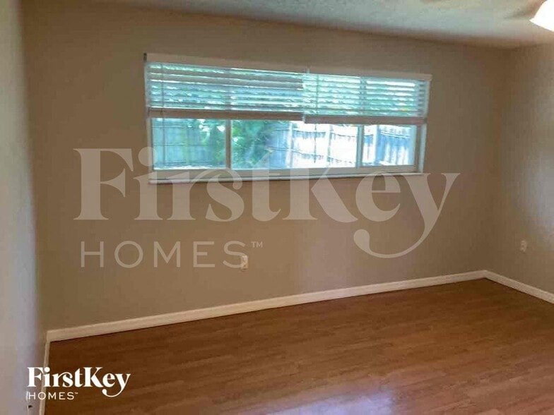 Building Photo - 557 Mayview Ave NW