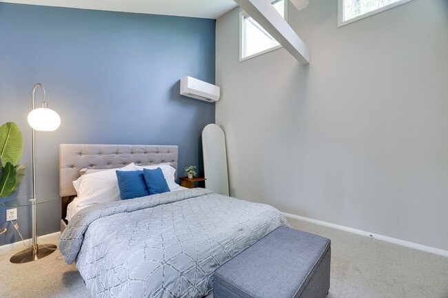 Building Photo - 141 Tommy's Ln