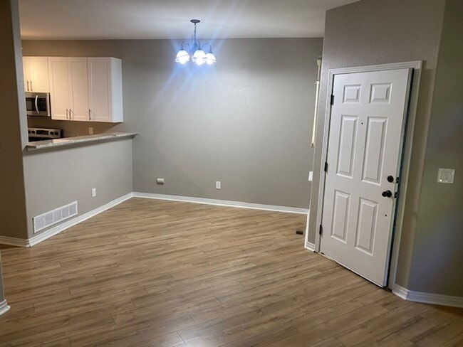 Building Photo - 3 bed 3 bath townhome - Ready 4/10/26