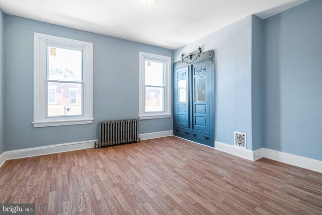 Building Photo - 447 N Wilton St