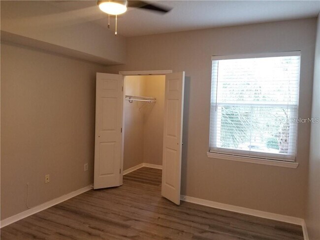 Building Photo - 1910 E Palm Ave