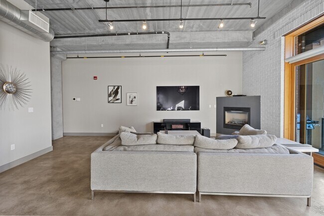 Building Photo - 101 N Tejon St