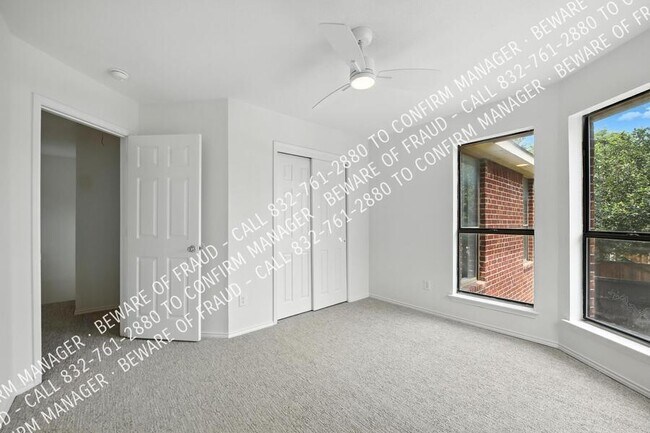 Building Photo - 473 Leisure Ln