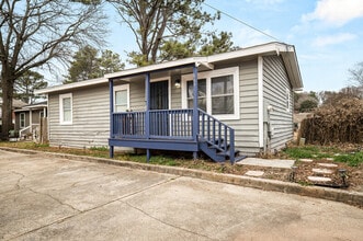 Building Photo - 866 United Ave SE