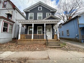 Building Photo - 389 Orchard St