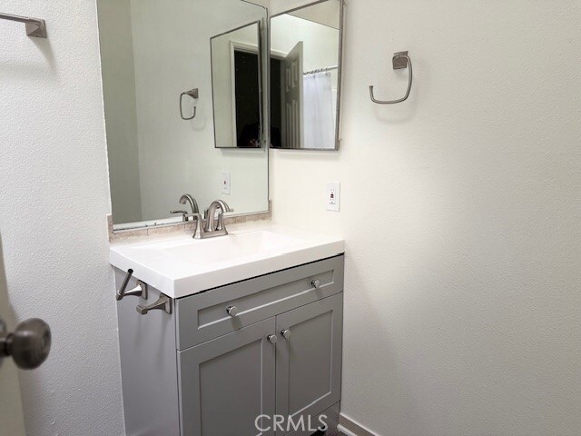 Building Photo - 79700 Ave 42