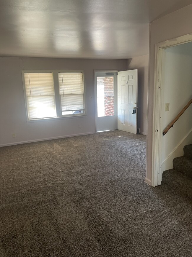 Building Photo - 1658 N Bluff St