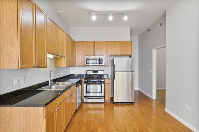 Building Photo - 1464 S Michigan Ave