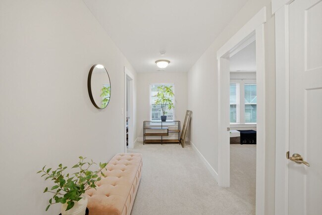 Building Photo - Welcome to this beautiful 4 Bedroom, 2.5 bathroom home nestled in a quiet community in Suffolk!