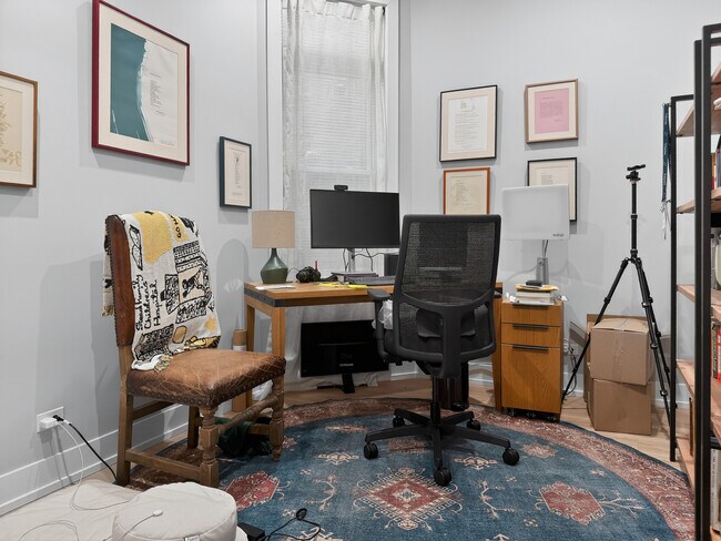 Building Photo - 2451 N Albany Ave