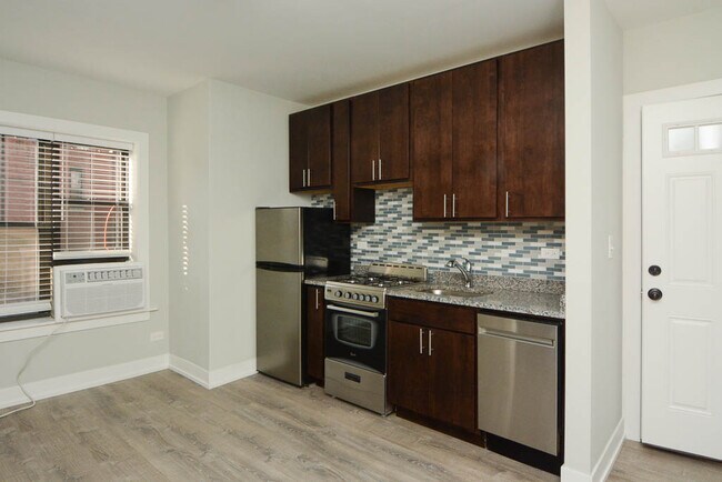 Building Photo - 426.5 W Belden Ave