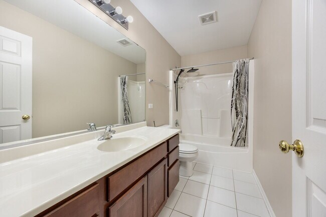 Building Photo - 2566 Rourke Dr