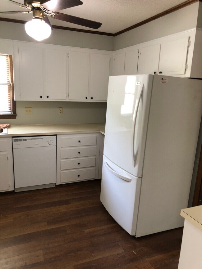 Building Photo - 826 Hillcroft Pl