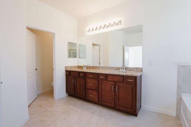 Building Photo - 15543 Trinity Fall Way