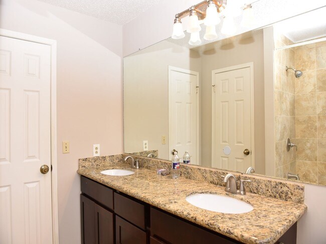 Building Photo - 9211 Rocky Valley Dr