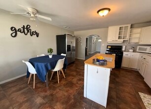 Building Photo - 116 Matlock