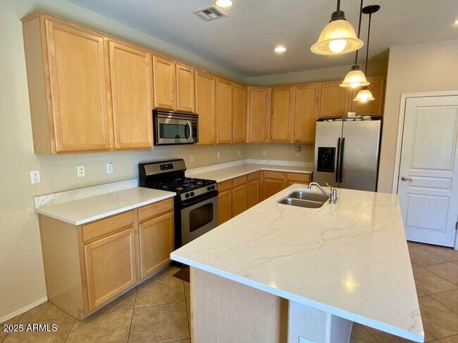 Building Photo - 2127 W Maya Way