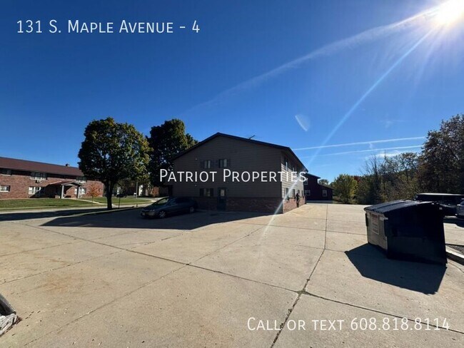 Building Photo - Conveniently Located 2 Bedroom - 1 Bath Un...