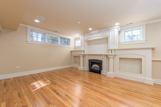 Building Photo - 6033 N Jersey Ave