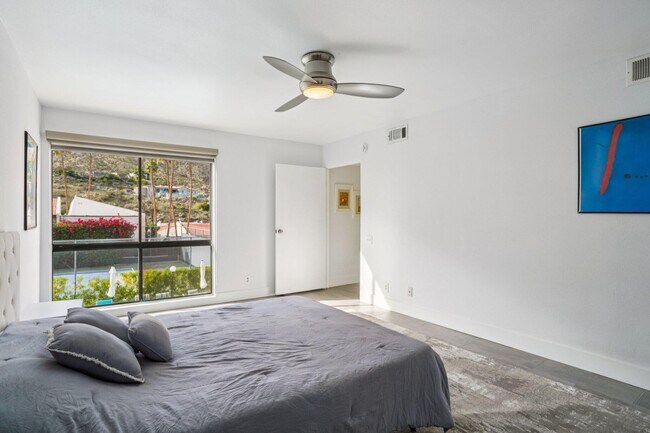 Building Photo - 2727 S Sierra Madre