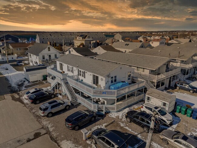 Building Photo - 8 Duston Ave