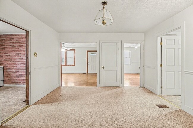 Building Photo - 3 Bedroom Cape Code house in Newville