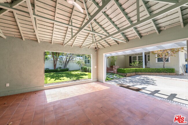 Building Photo - 11350 Albata St