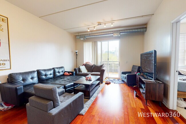 Building Photo - 873 N Larrabee-304