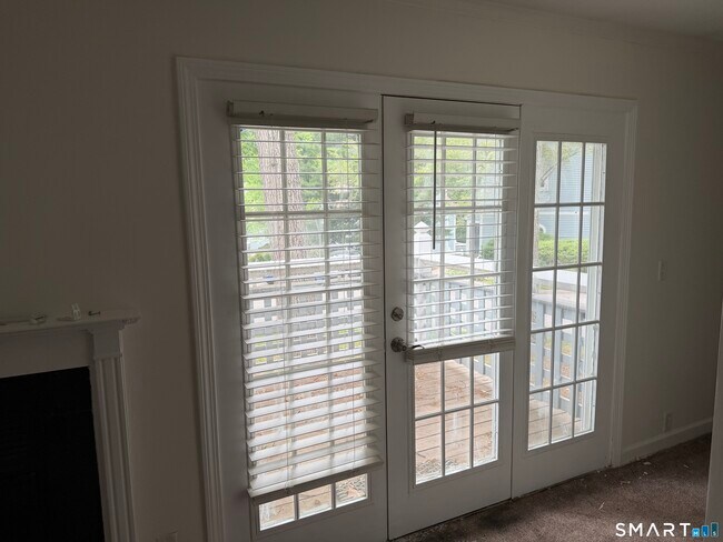 Building Photo - 213 Old Pond Ln