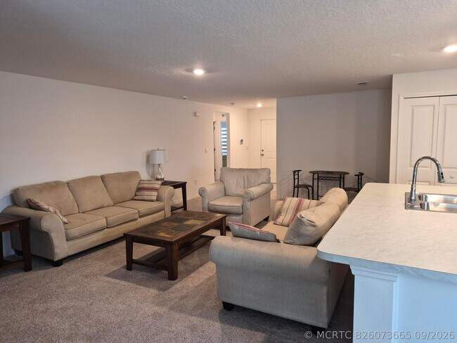 Building Photo - 2328 Bimini Ave