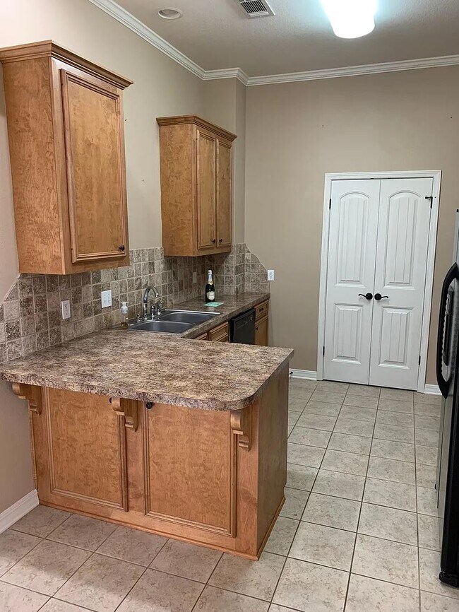 Building Photo - 2006 Wild Iris