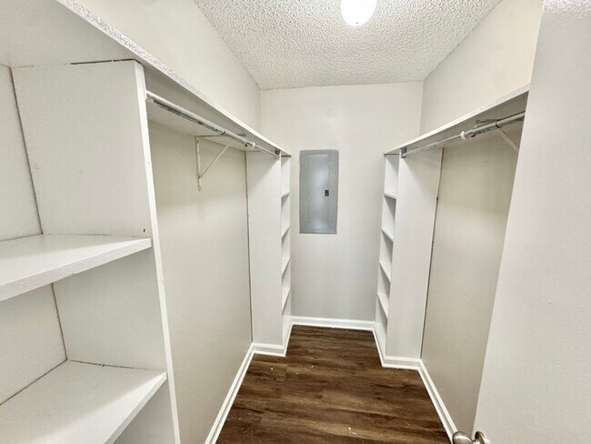 Building Photo - 4421 Hunt Cliff Trce