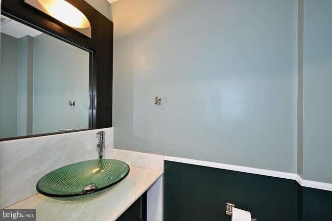 Building Photo - 10231 Arizona Cir