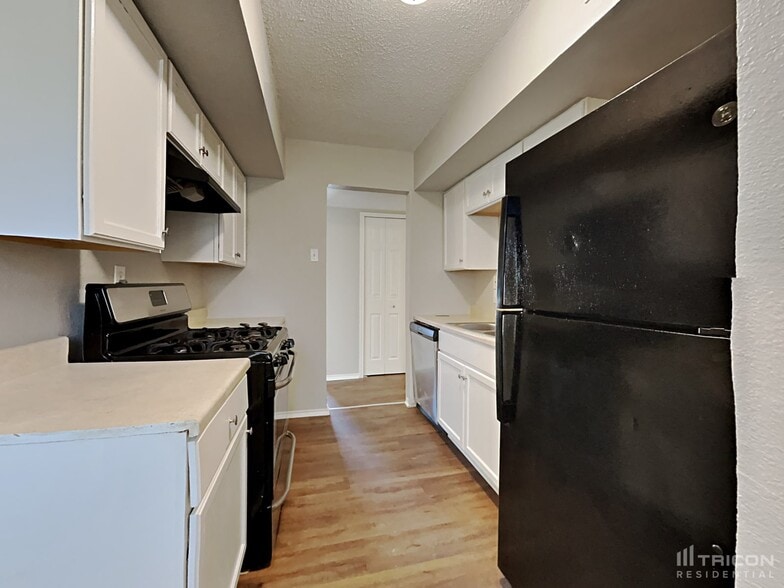 Building Photo - 4443 Greenland Dr