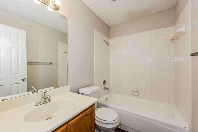 Building Photo - 1824 Island View Dr