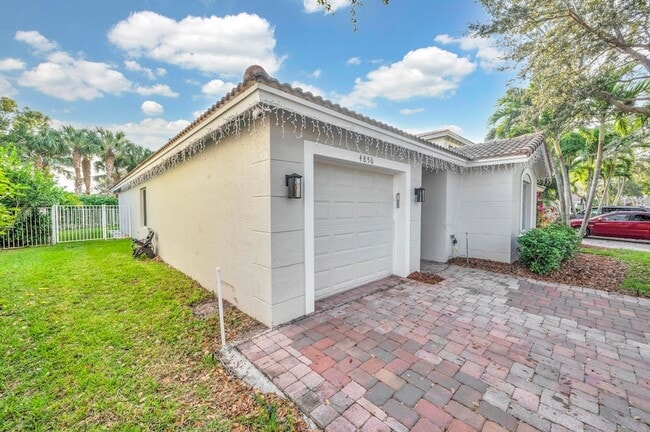 Building Photo - 4856 SE Duval Dr