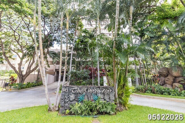 Building Photo - The Windsor, 1bd, 1.5ba, 1prking, Must See, Avail today!