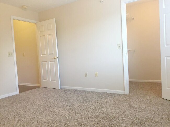 Building Photo - 2317 Vicente Ct