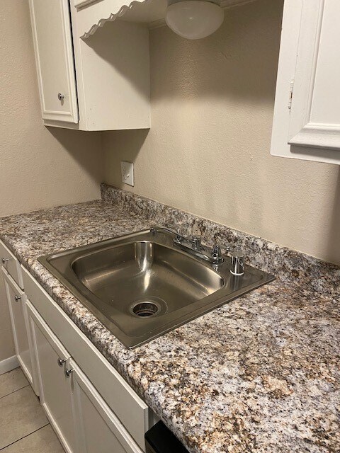 Building Photo - 3206 Lobit Dr