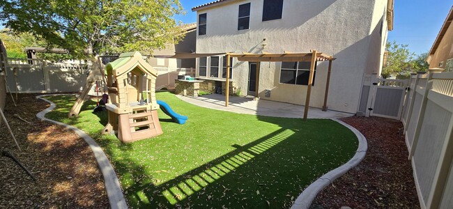 Building Photo - Upgraded-Gorgeous 3 bedroom in Henderson!